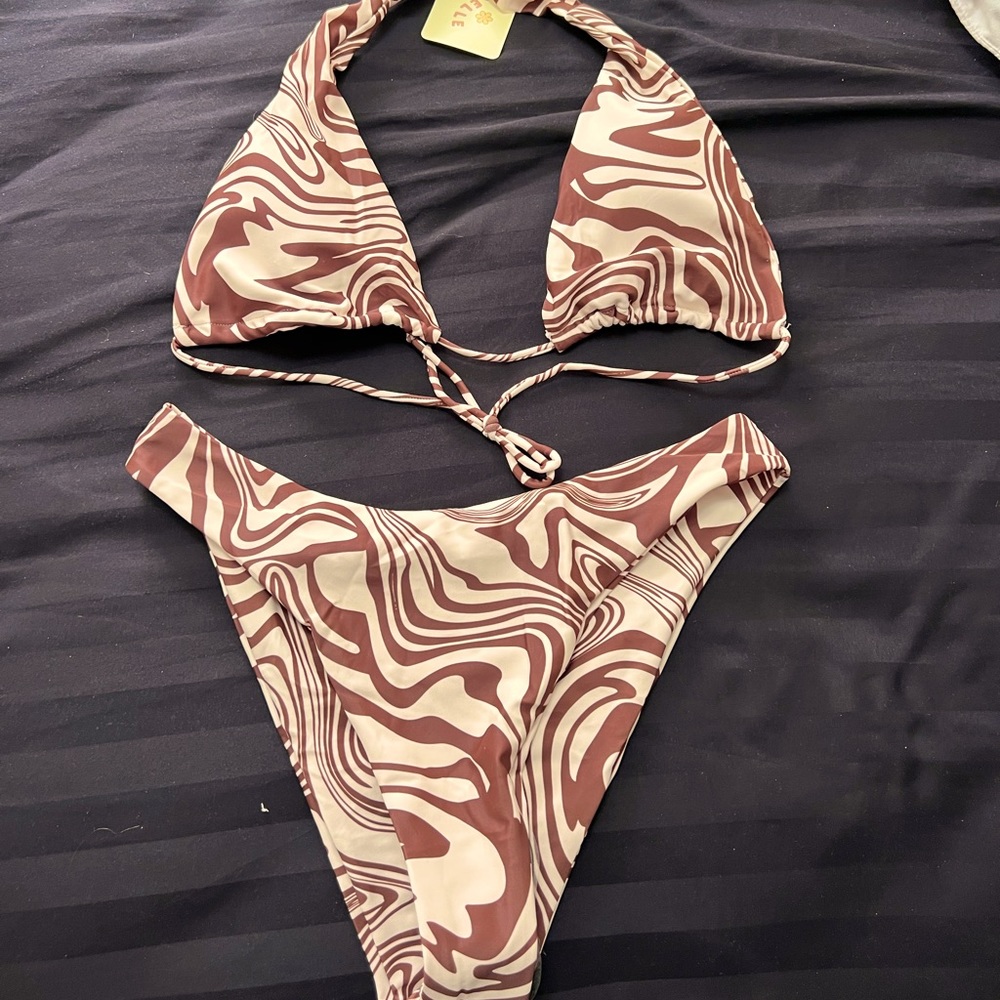 Aurelle Two Piece Bikini, Size Medium, Never Worn